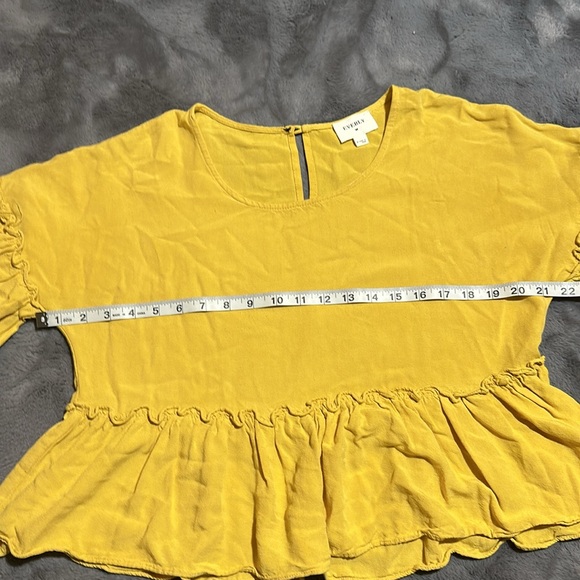 Ruffle Short Sleeves Yellow Peplum Top - Picture 6 of 11